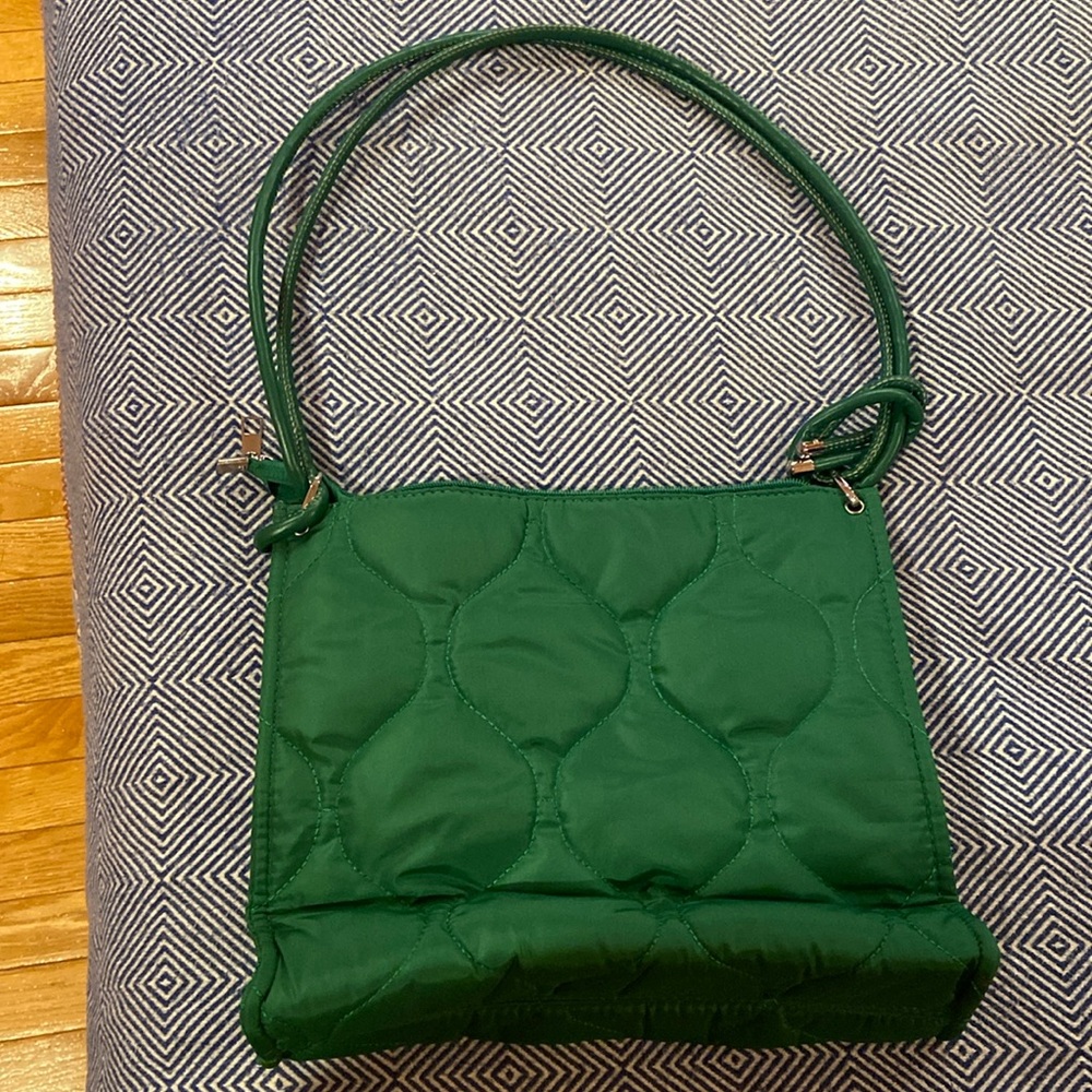 Olives shoulder bag. 10x10. Quilted